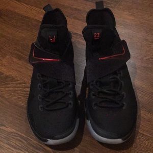 Nike Lebron 14 Breds.